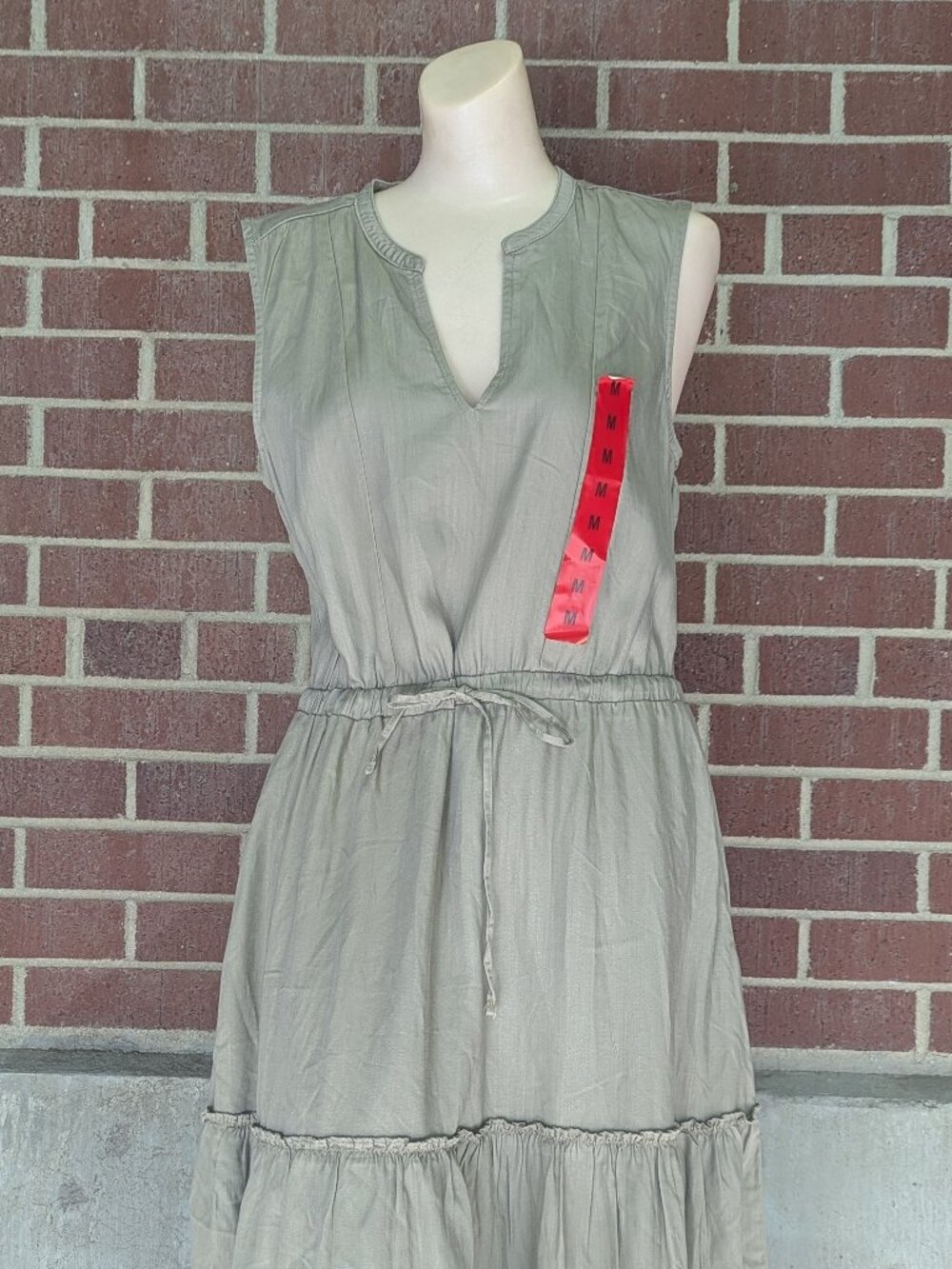 Lands’ End Women’s Medium Khaki Midi Dress Tiered Elastic Waist Tan V-Neck  NWT